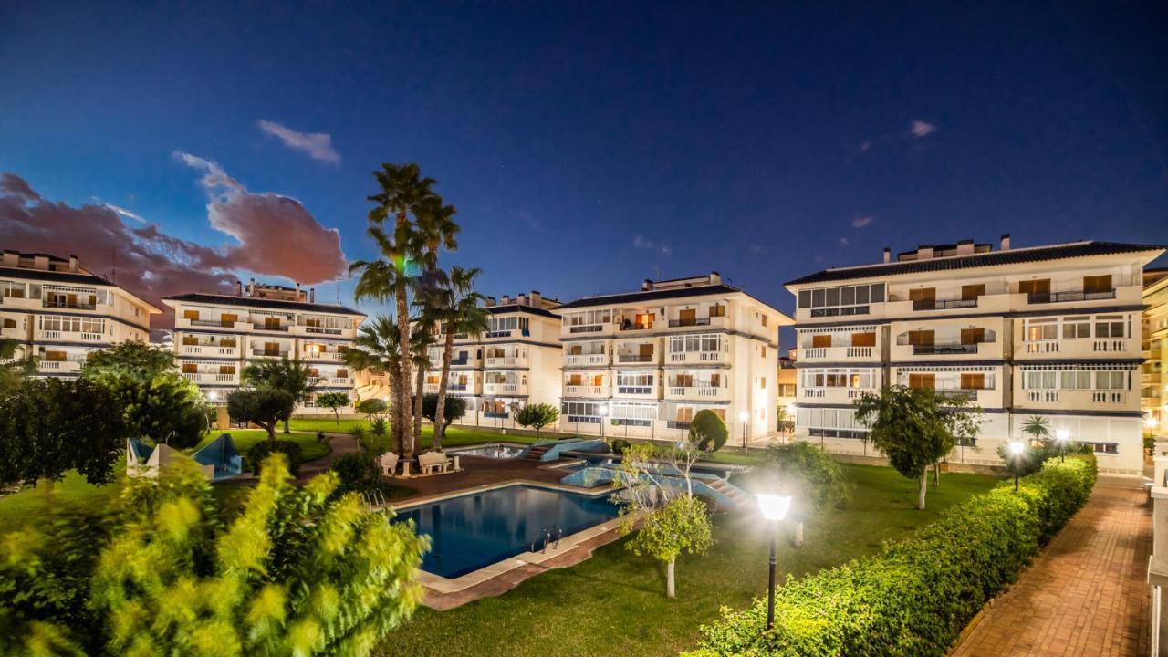Martas Apartment La Mata  Ngoại thất bức ảnh
